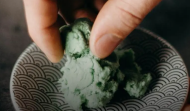 What is the difference between "real wasabi" and "artificial wasabi"? How to tell if you're eating the real thing